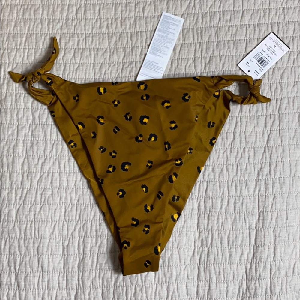 NWT RVCA Chitah Bikini Bottoms